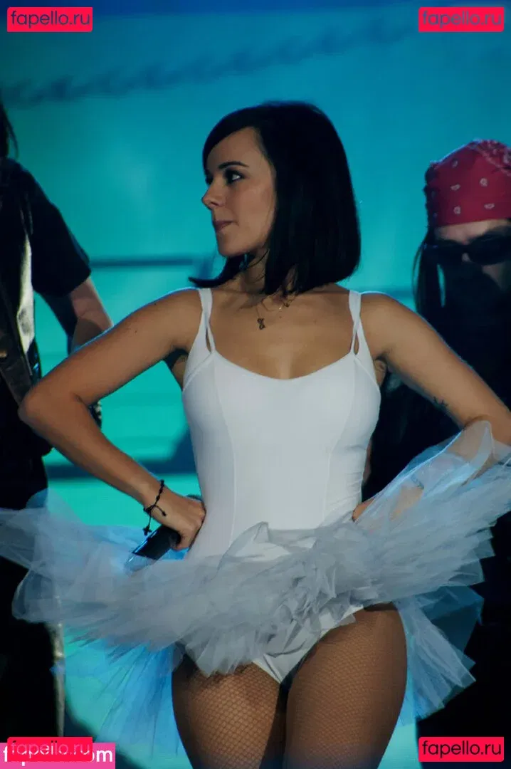 Alizée Lyonnet Onlyfans Photo Gallery 