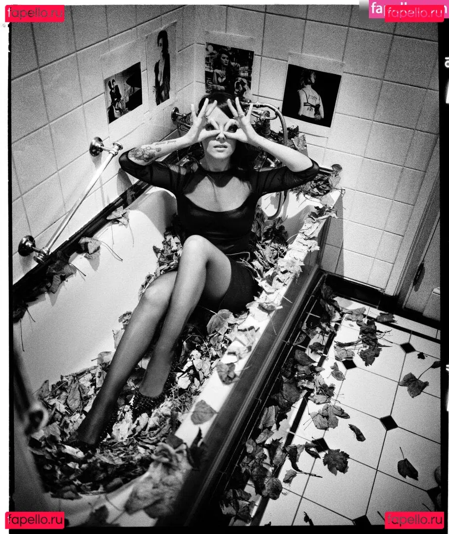 Alizée Lyonnet Onlyfans Photo Gallery 