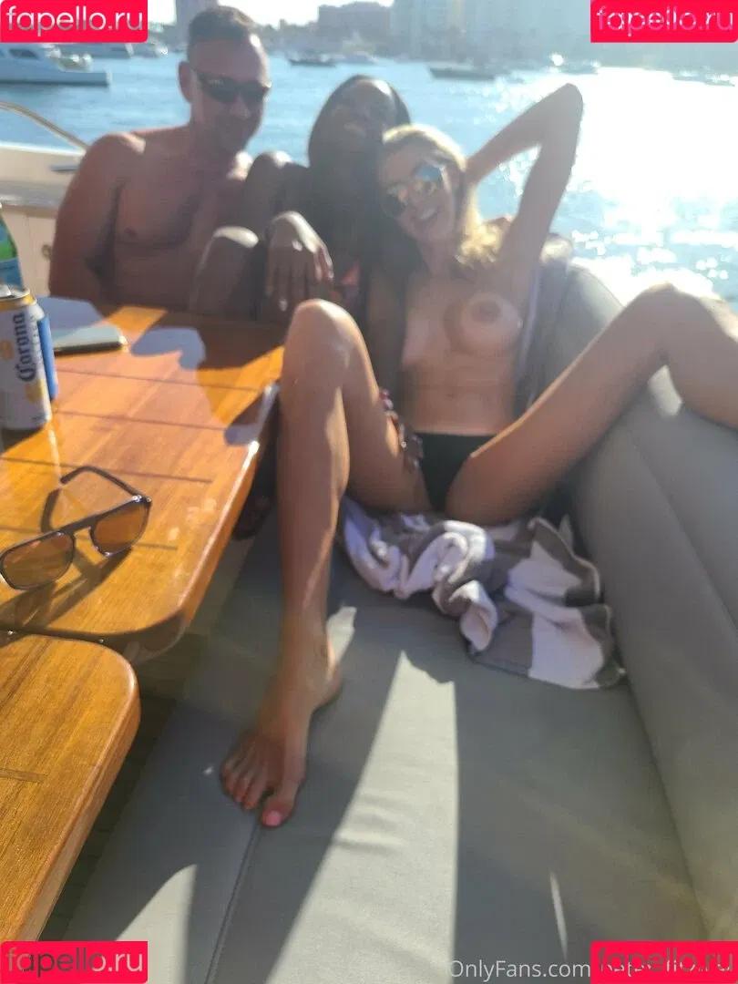 naomi_foxxx Onlyfans Photo Gallery 