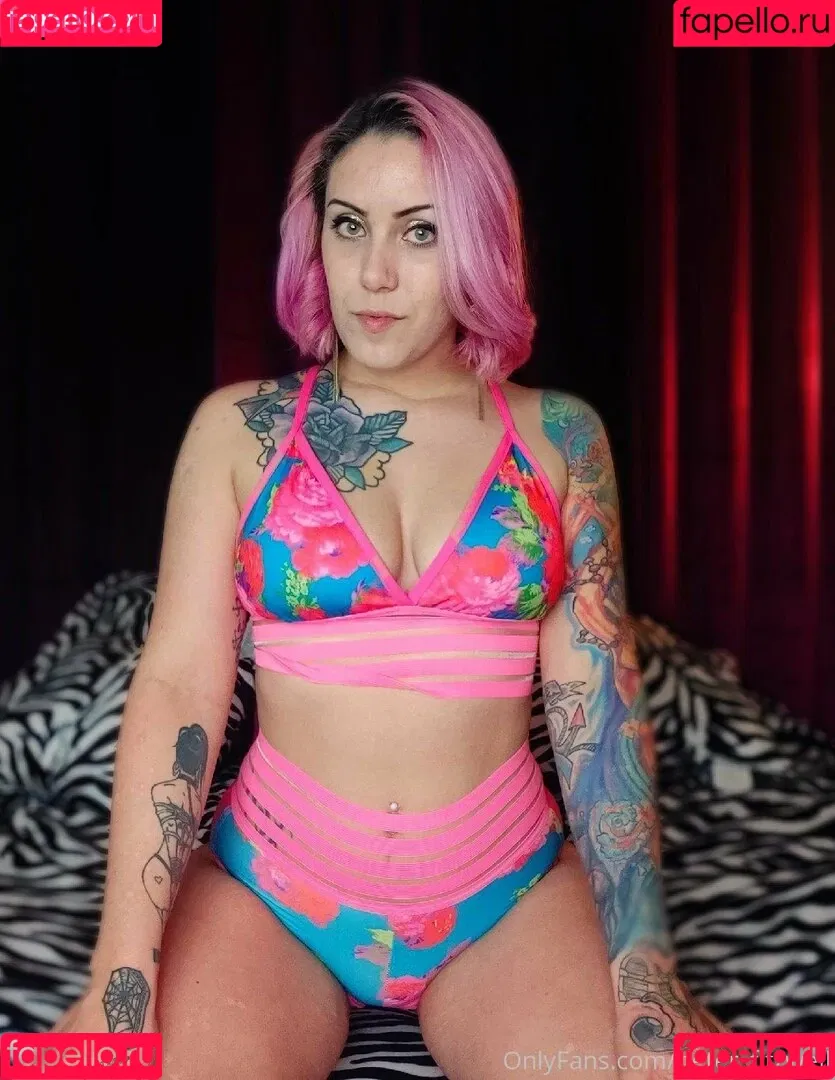 naomi_foxxx Onlyfans Photo Gallery 