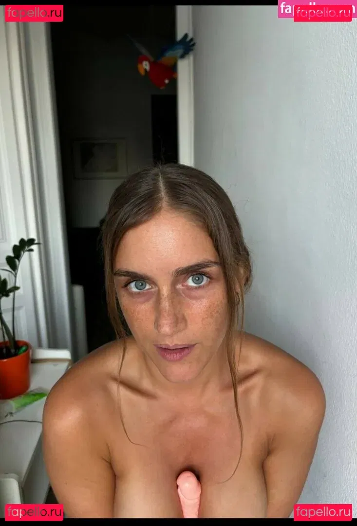 Oruzan Onlyfans Photo Gallery 