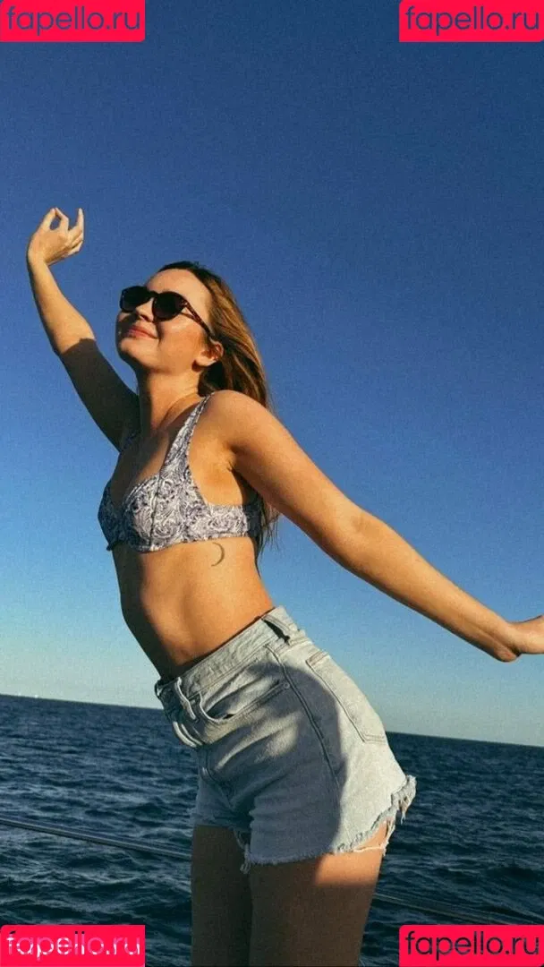 Liana Liberato Onlyfans Photo Gallery 