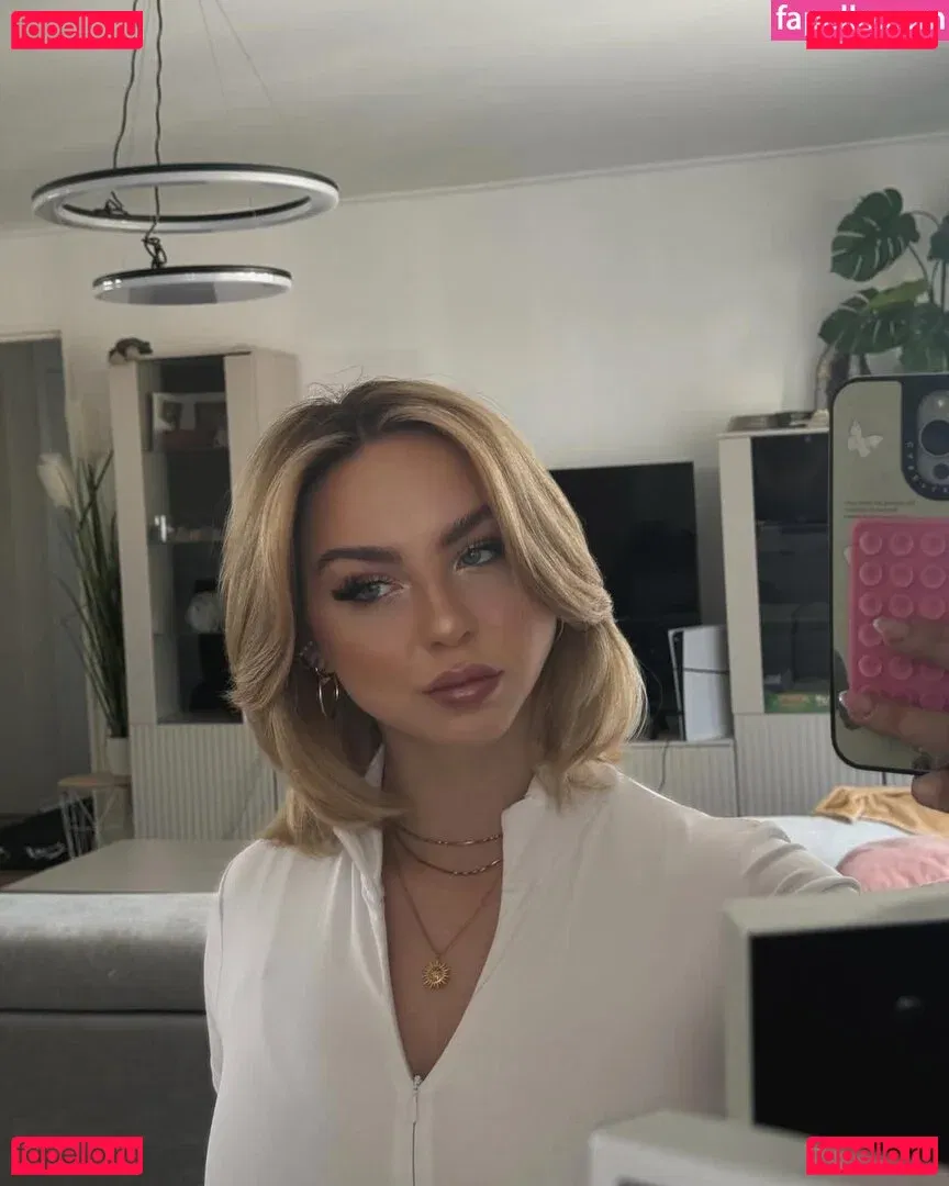 Nika Sofie Onlyfans Photo Gallery 