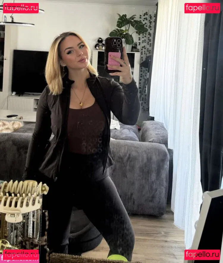 Nika Sofie Onlyfans Photo Gallery 