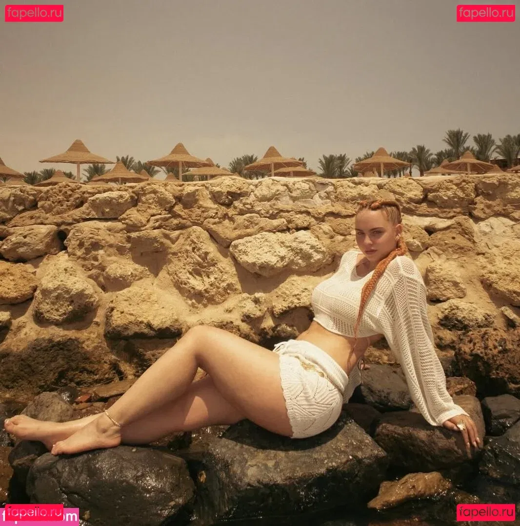 Nika Sofie Onlyfans Photo Gallery 