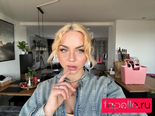 Nika Sofie Onlyfans Photo Gallery 