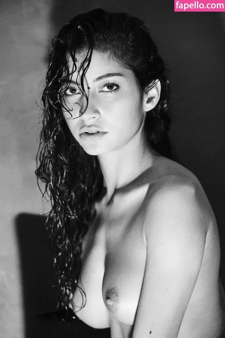 Emilie Payet Onlyfans Photo Gallery 