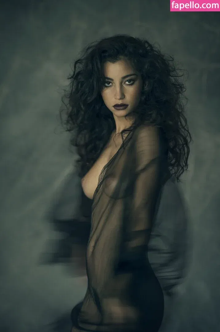 Emilie Payet Onlyfans Photo Gallery 