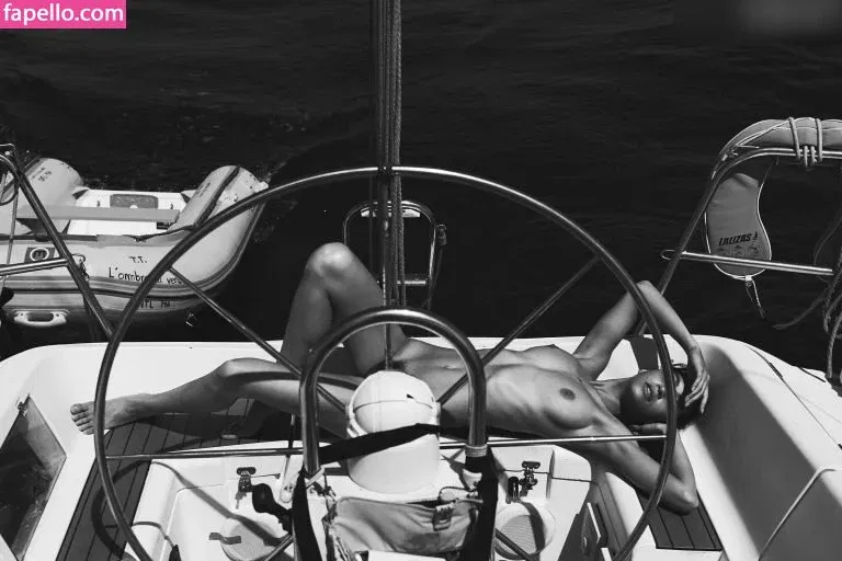 Emilie Payet Onlyfans Photo Gallery 