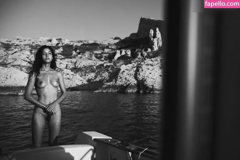 Emilie Payet Onlyfans Photo Gallery 