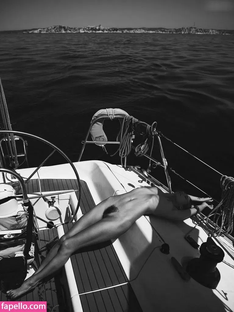 Emilie Payet Onlyfans Photo Gallery 