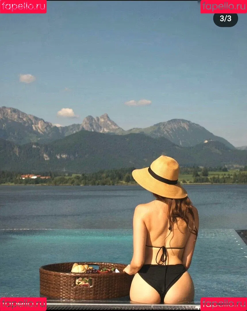 Yonca Onlyfans Photo Gallery 