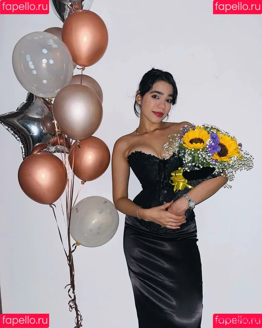 Tanya Khanna Onlyfans Photo Gallery 
