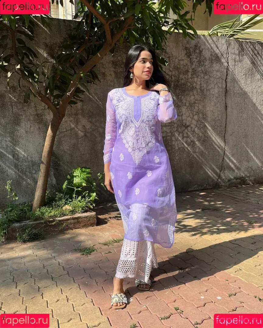 Tanya Khanna Onlyfans Photo Gallery 