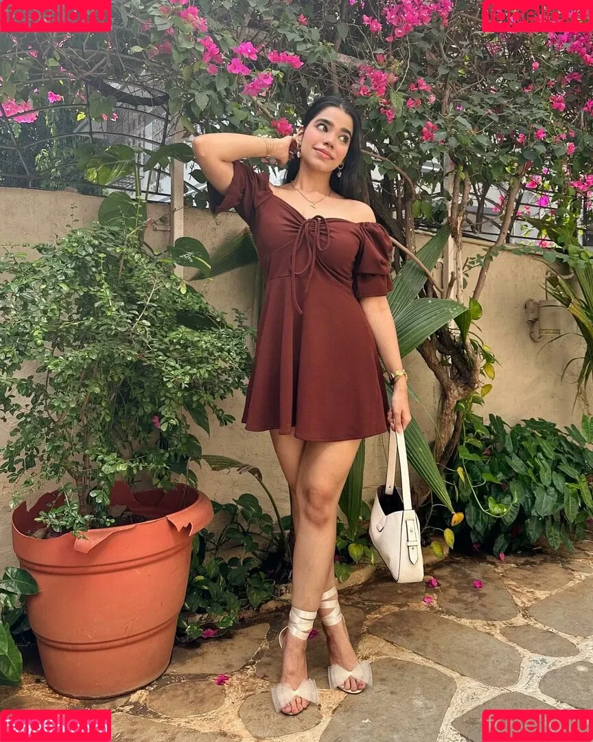 Tanya Khanna Onlyfans Photo Gallery 