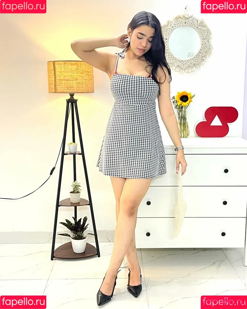 Tanya Khanna Onlyfans Photo Gallery 
