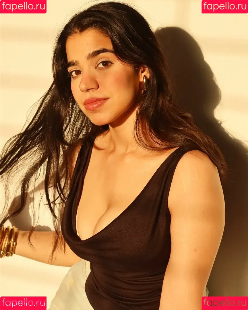 Tanya Khanna Onlyfans Photo Gallery 