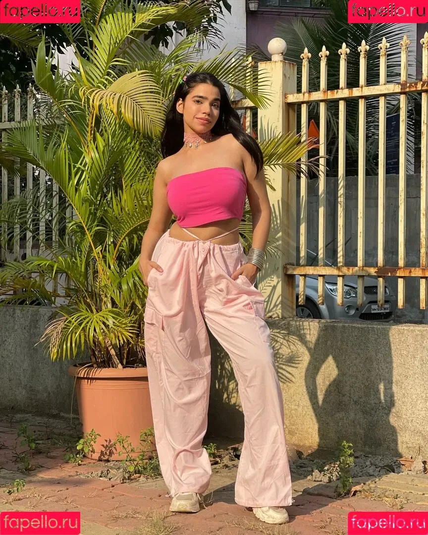 Tanya Khanna Onlyfans Photo Gallery 