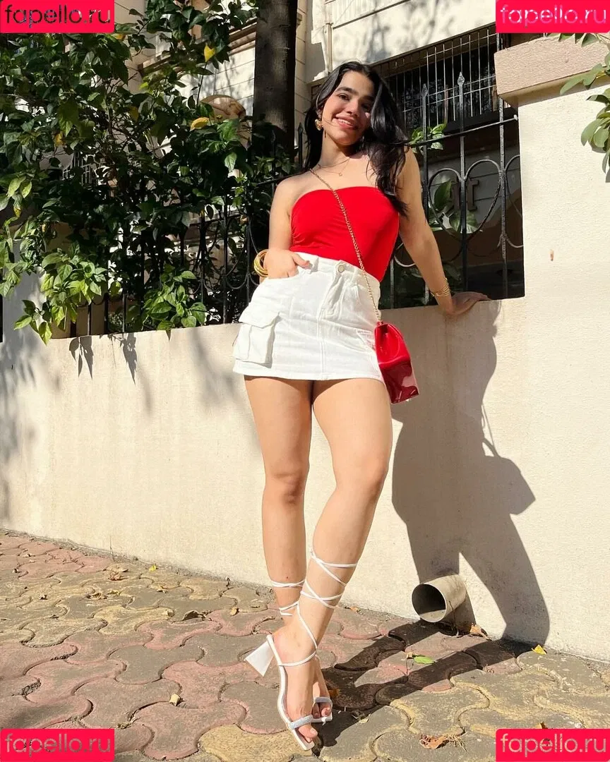Tanya Khanna Onlyfans Photo Gallery 