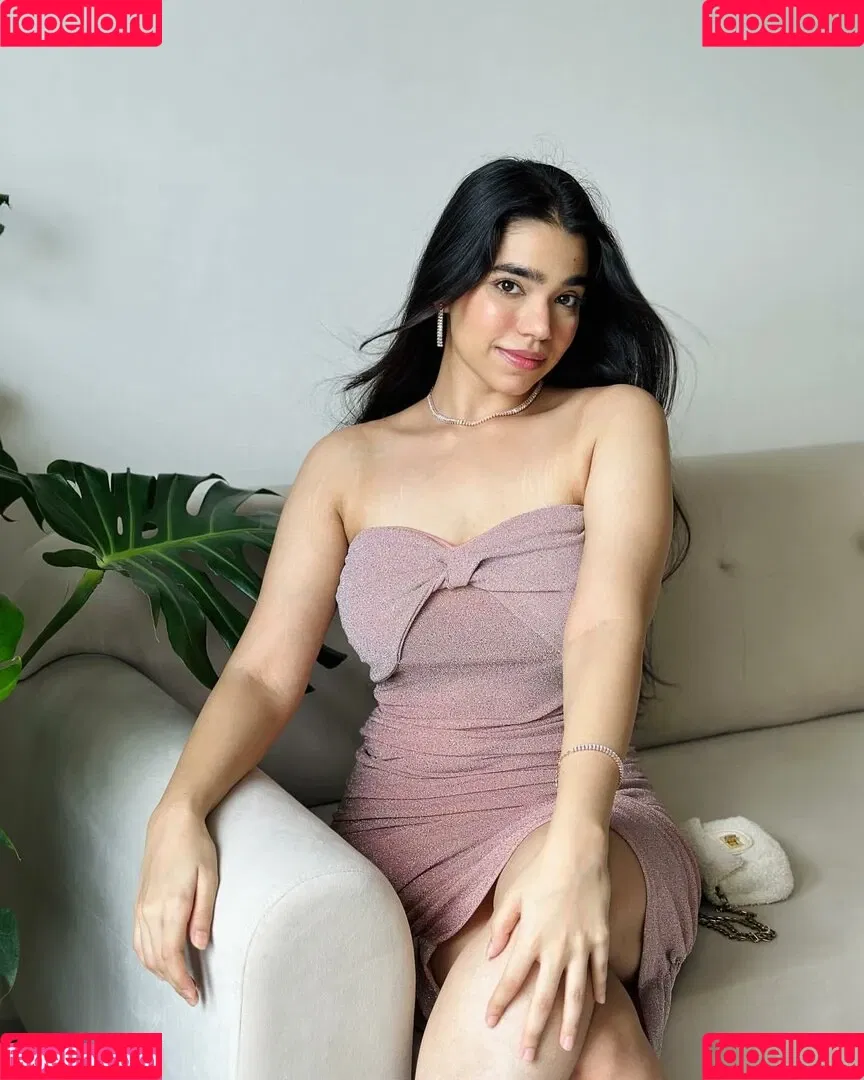 Tanya Khanna Onlyfans Photo Gallery 