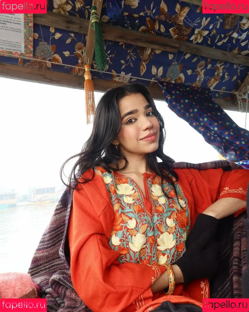 Tanya Khanna Onlyfans Photo Gallery 