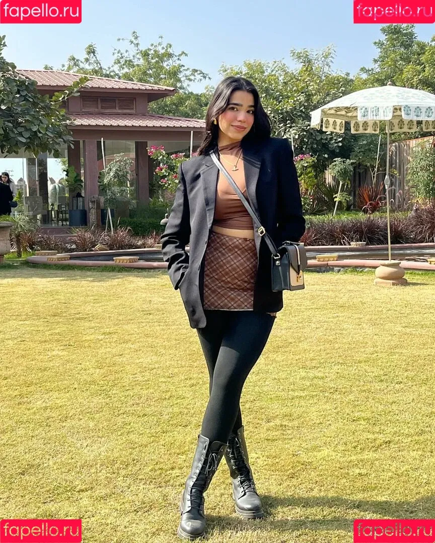 Tanya Khanna Onlyfans Photo Gallery 