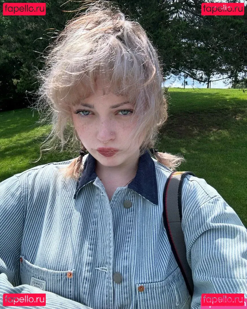 Violet Grohl Onlyfans Photo Gallery 