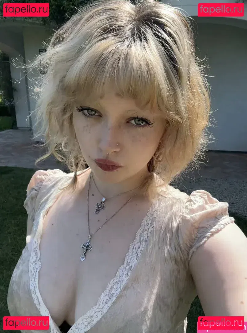 Violet Grohl Onlyfans Photo Gallery 