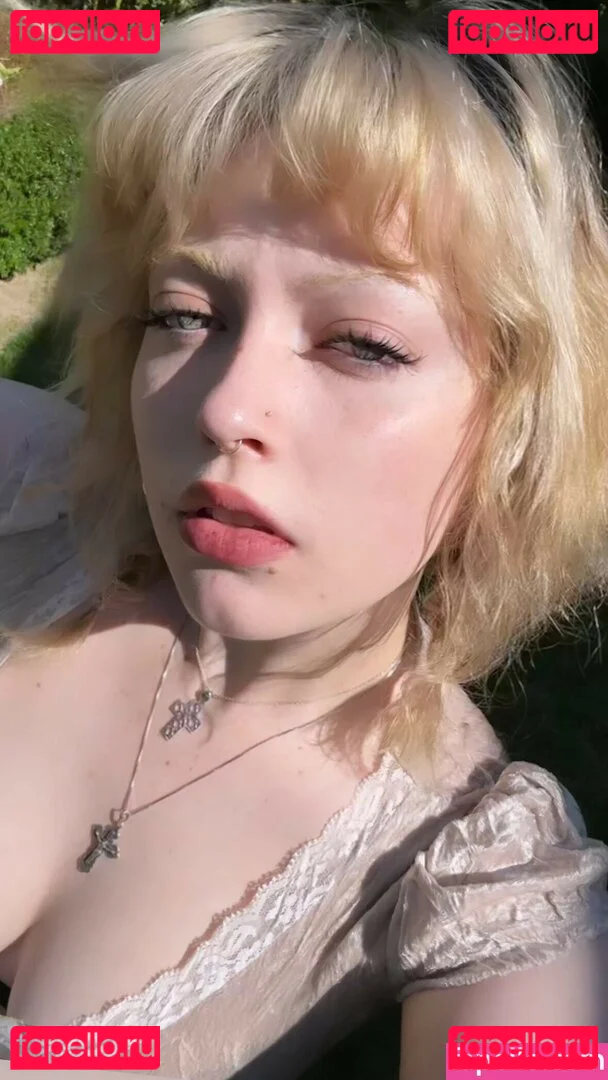 Violet Grohl Onlyfans Photo Gallery 