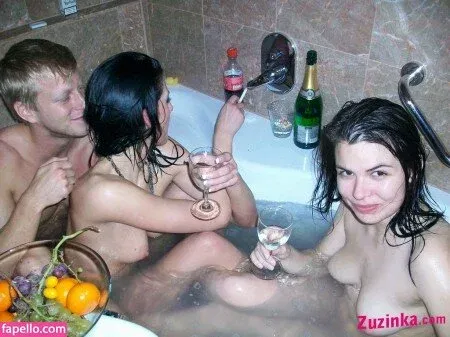 Zuzinka Onlyfans Photo Gallery 