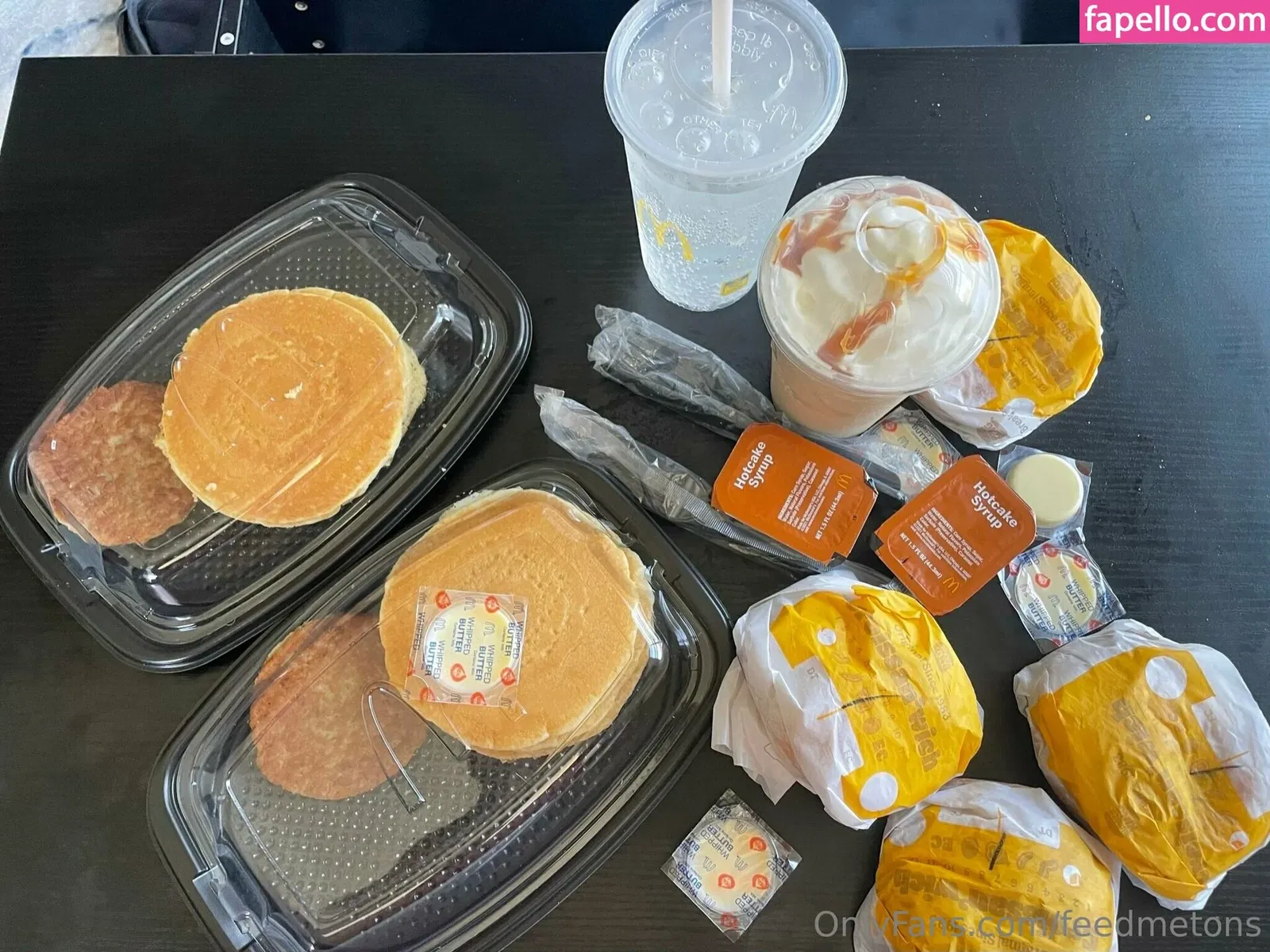 feedmetons Onlyfans Photo Gallery 