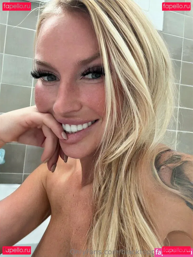 blacktoppingblondie Onlyfans Photo Gallery 