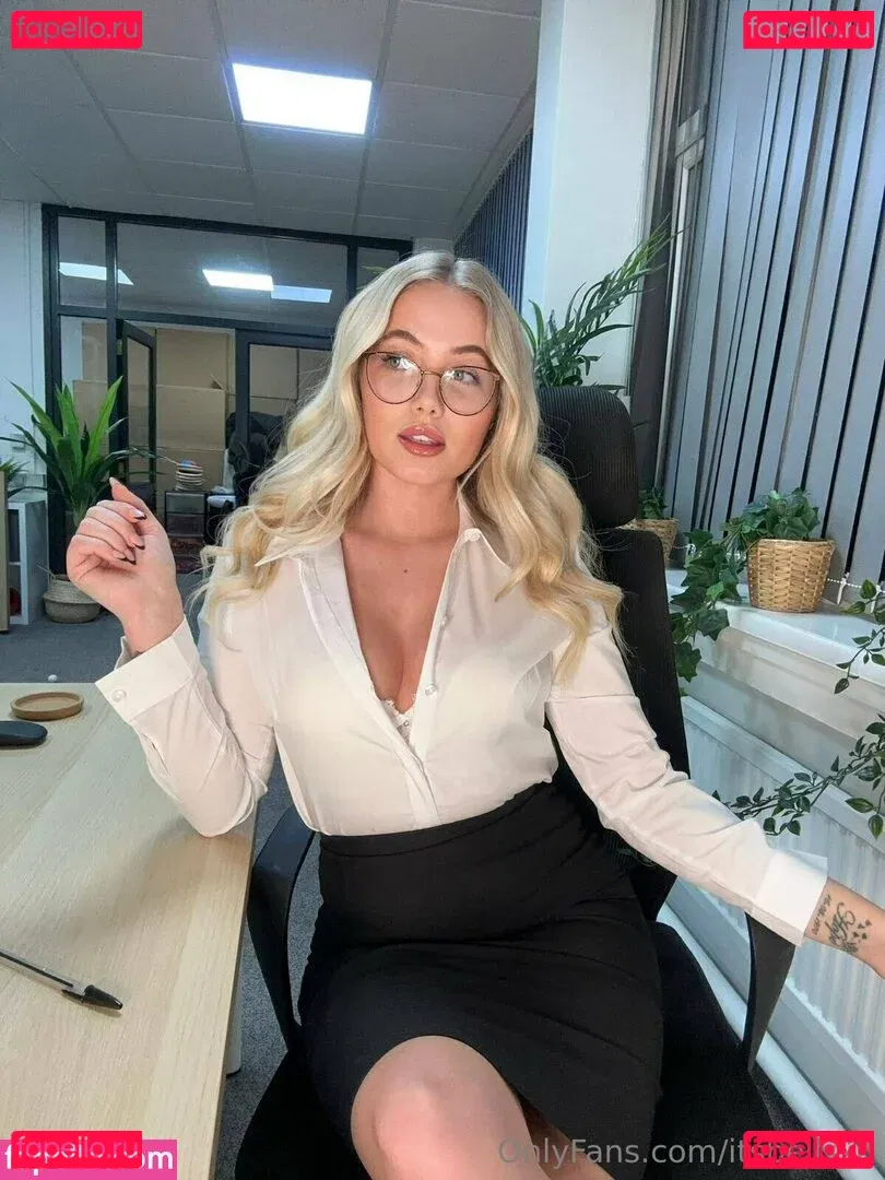 itsbellsxo Onlyfans Photo Gallery 