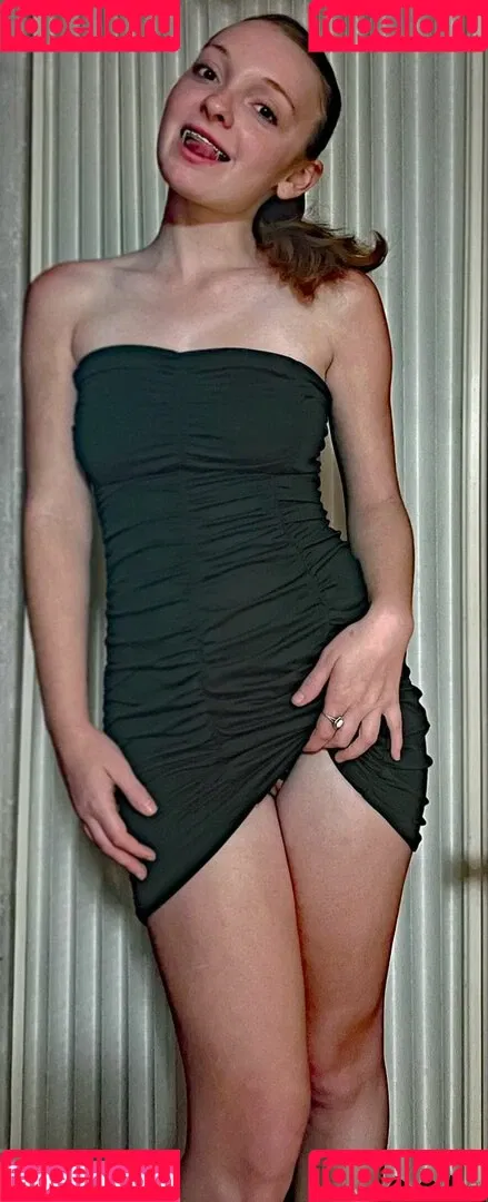 cait_linh Onlyfans Photo Gallery 