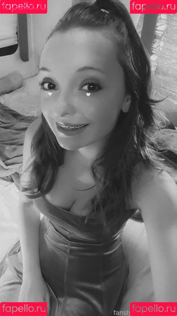 cait_linh Onlyfans Photo Gallery 