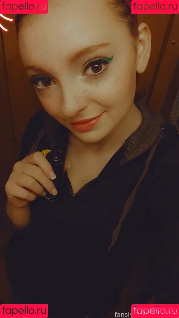 cait_linh Onlyfans Photo Gallery 