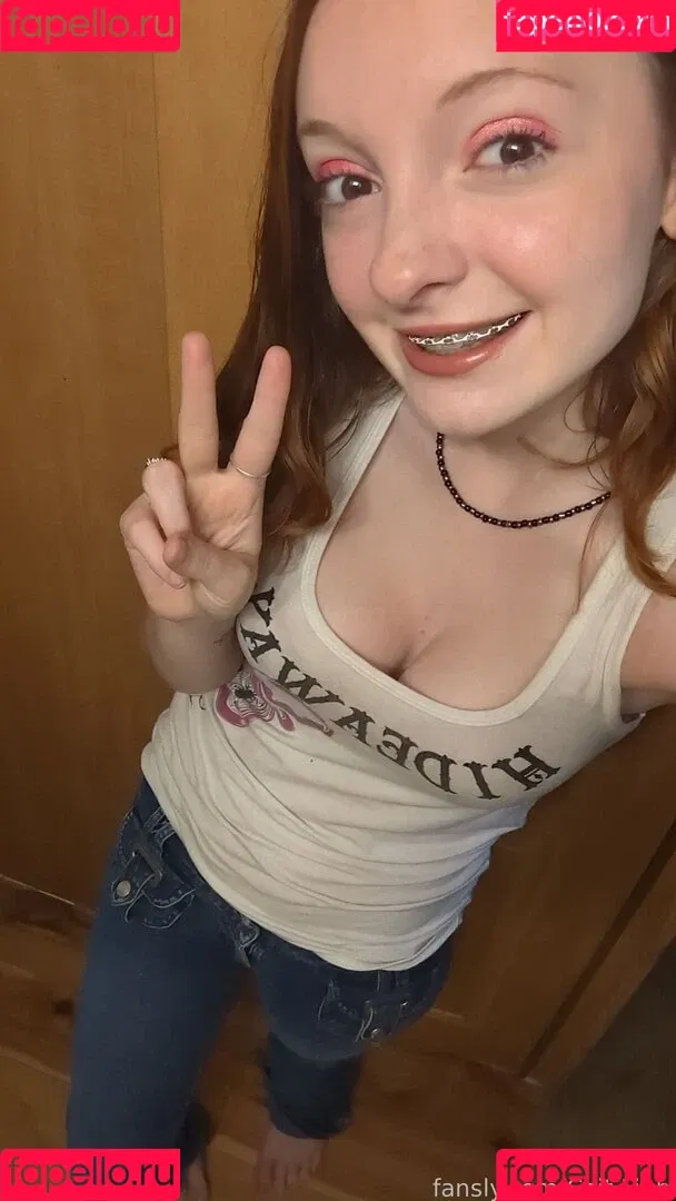 cait_linh Onlyfans Photo Gallery 