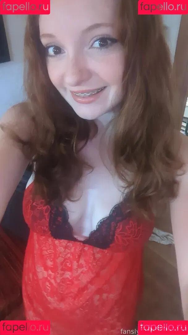 cait_linh Onlyfans Photo Gallery 