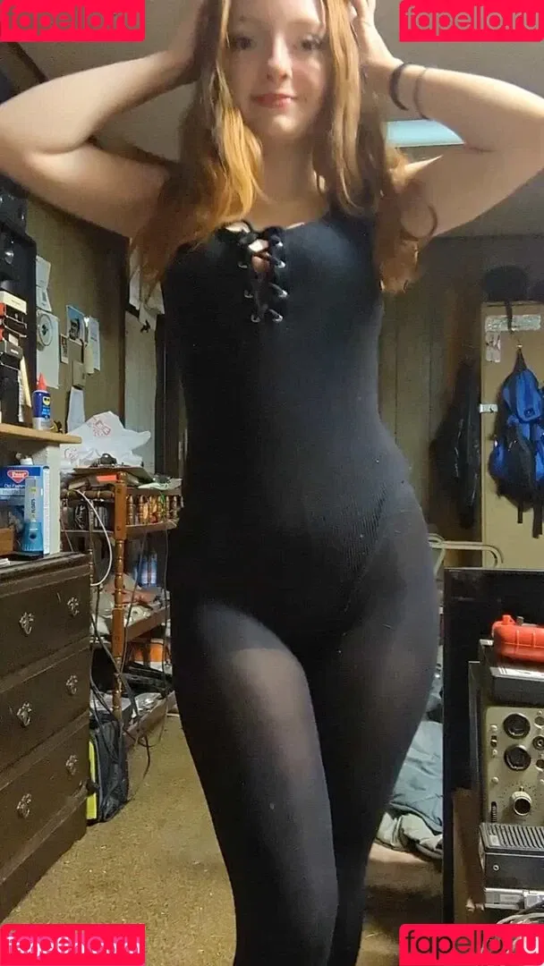 cait_linh Onlyfans Photo Gallery 