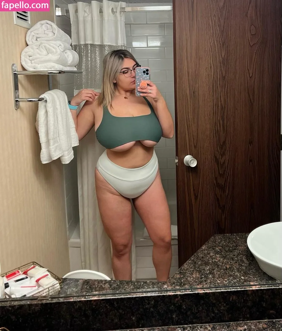 cait_linh Onlyfans Photo Gallery 