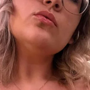 cait_linh Onlyfans Photo Gallery 