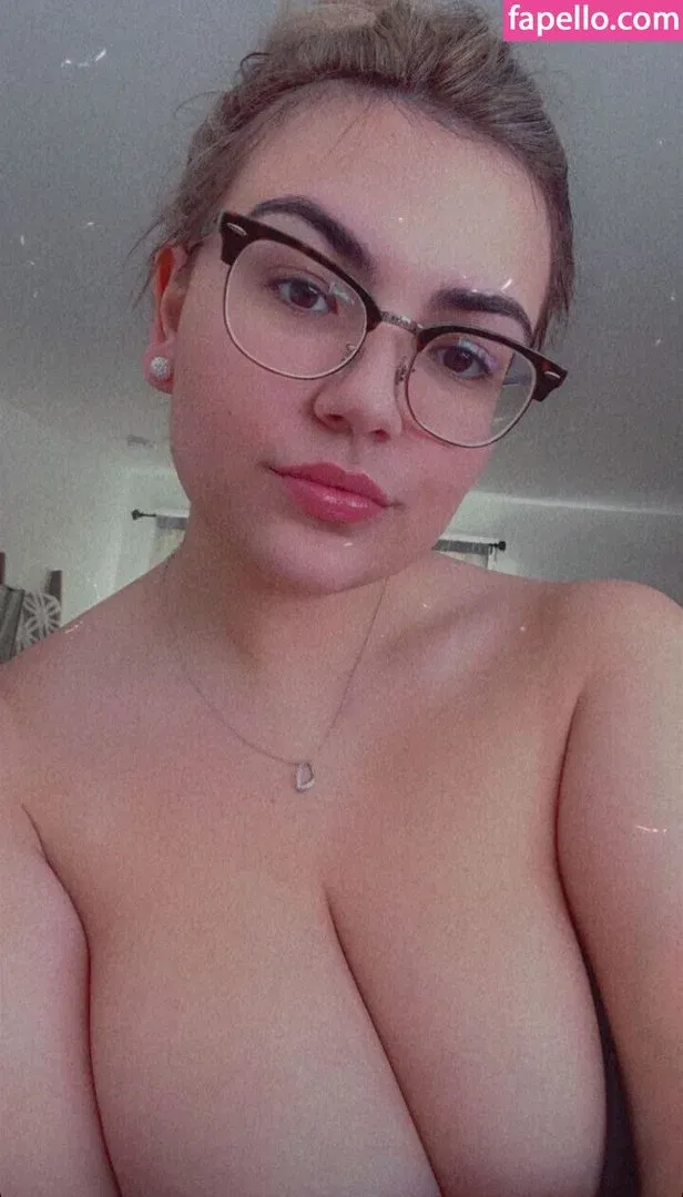 cait_linh Onlyfans Photo Gallery 