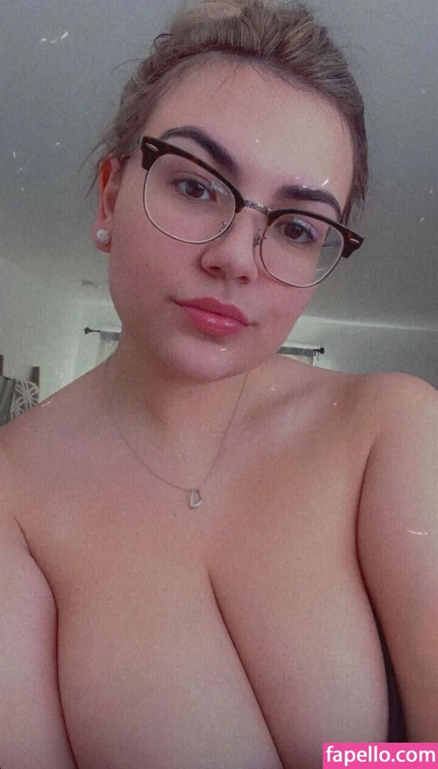 cait_linh Onlyfans Photo Gallery 