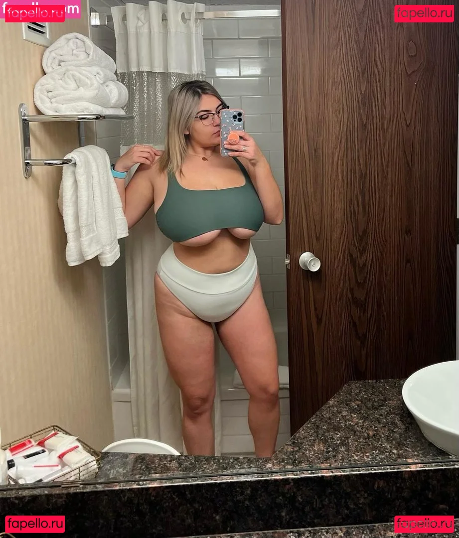 cait_linh Onlyfans Photo Gallery 