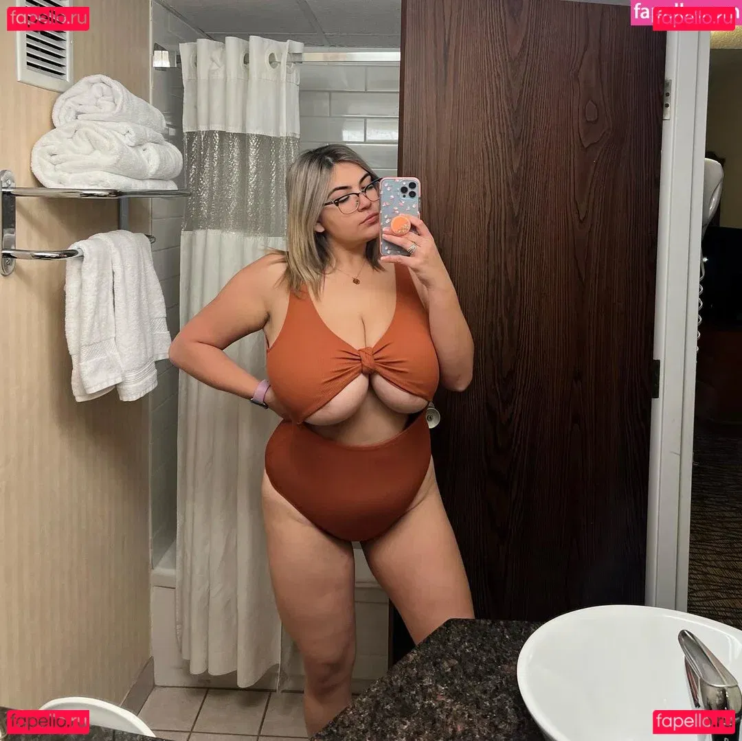 cait_linh Onlyfans Photo Gallery 