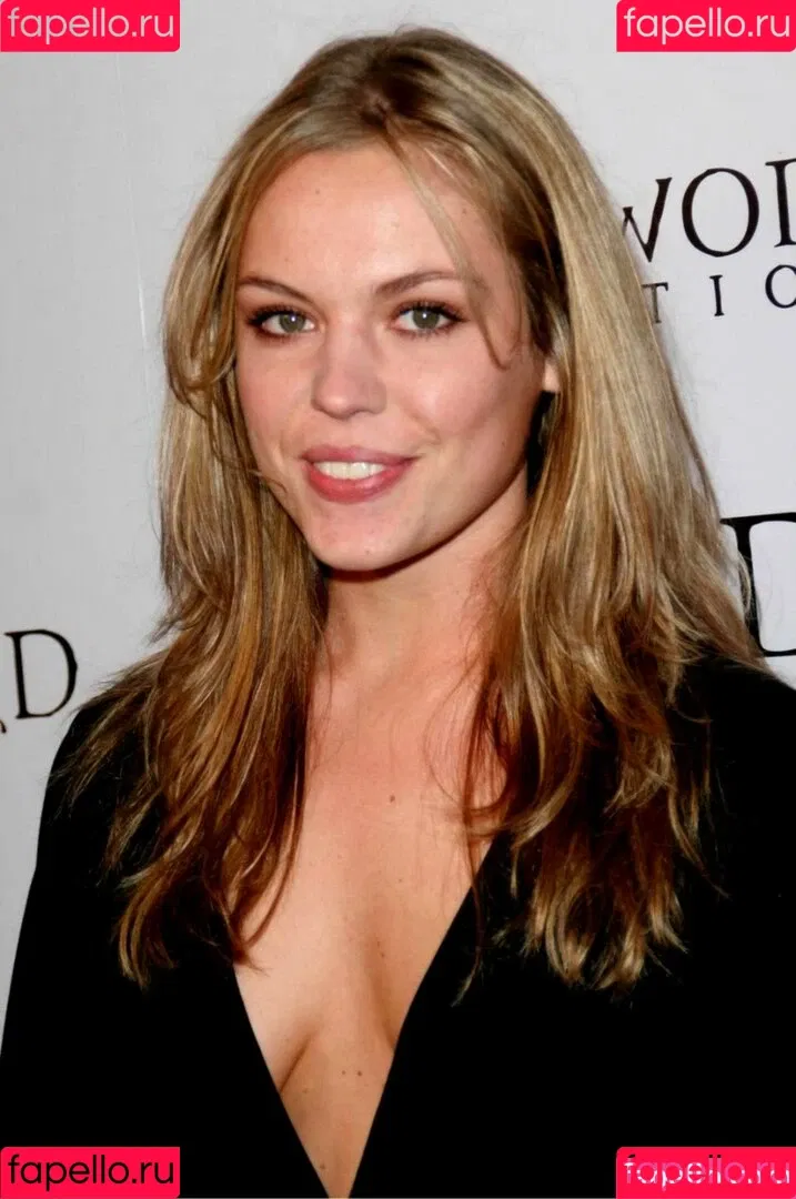 Agnes Bruckner Onlyfans Photo Gallery 