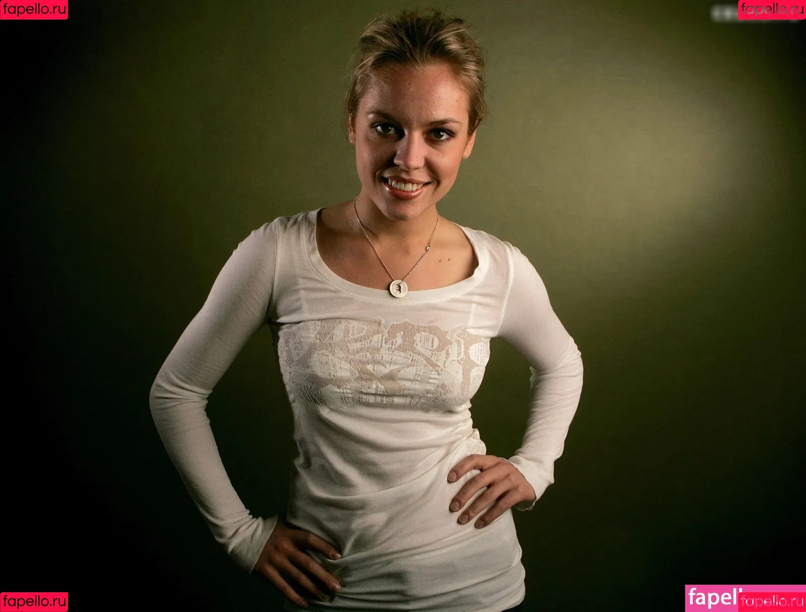 Agnes Bruckner Onlyfans Photo Gallery 