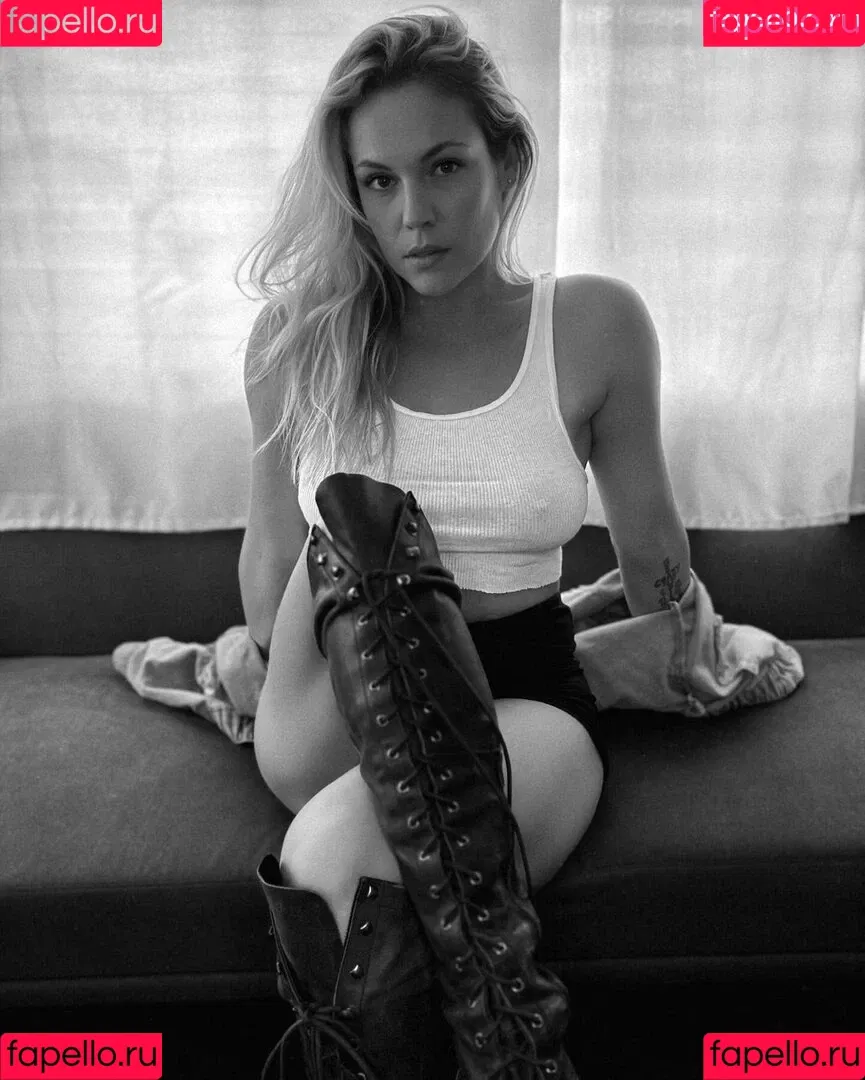 Agnes Bruckner Onlyfans Photo Gallery 