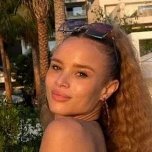 Christin "Queenie" Okpara Onlyfans Photo Gallery 