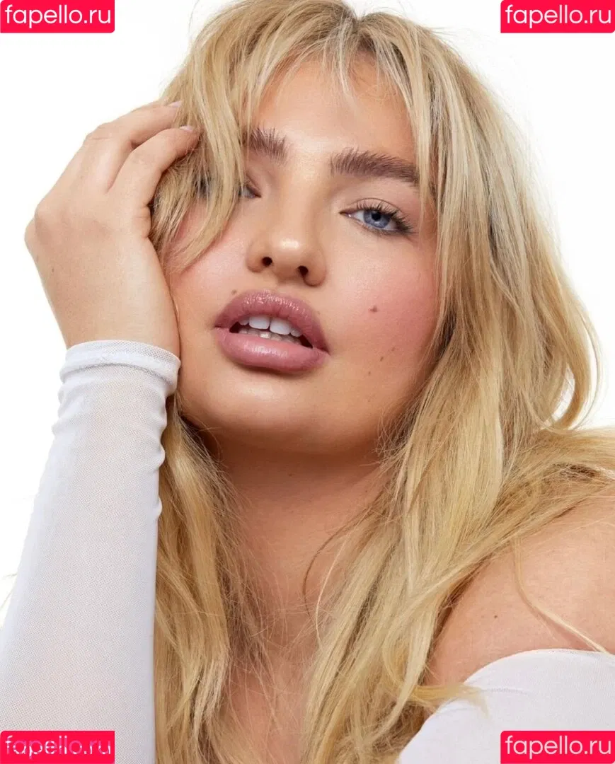 Sarina Nowak Onlyfans Photo Gallery 
